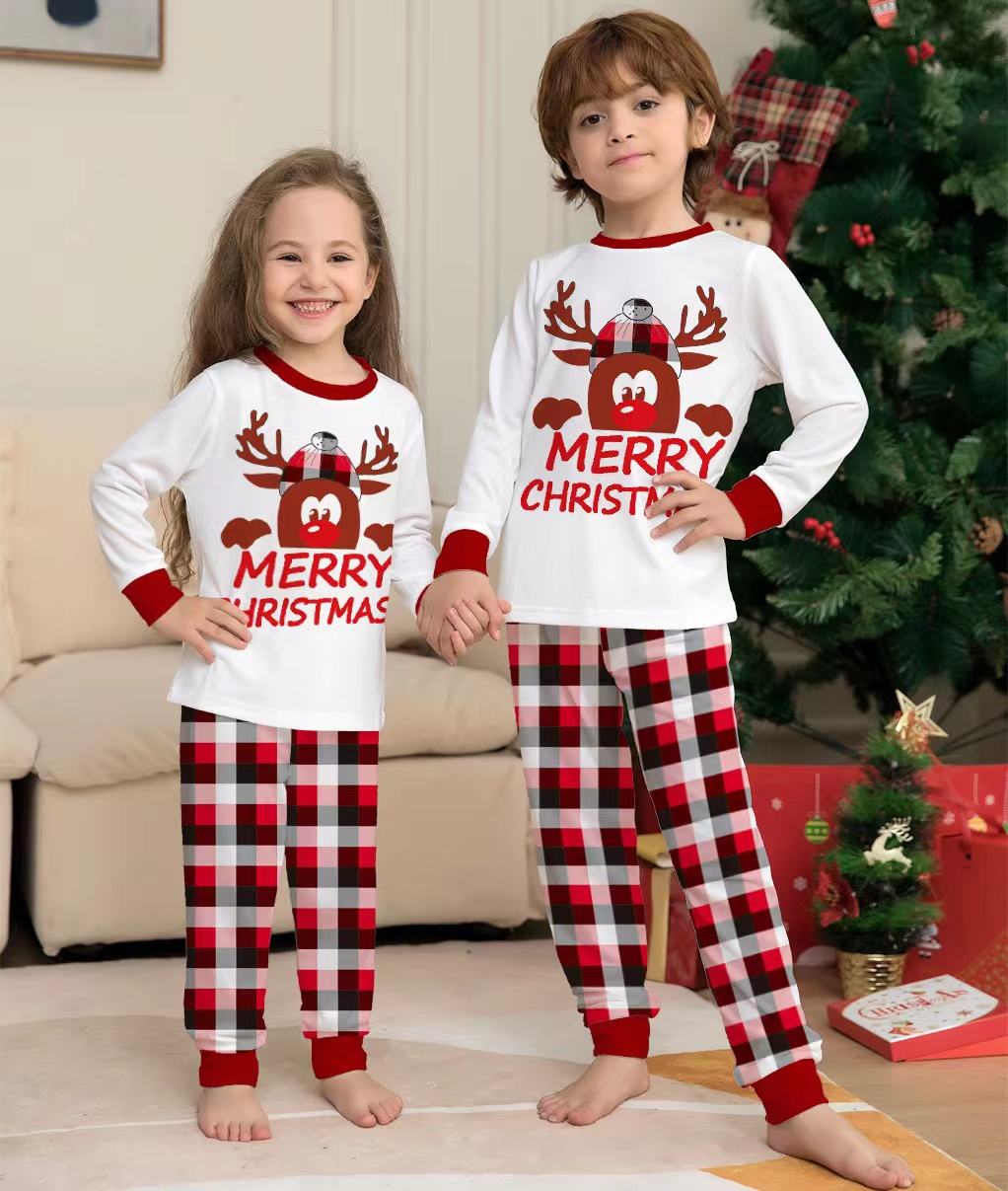 Drop Shipping Letter Graphic Mon and ME Family Christmas Designer Pajamas