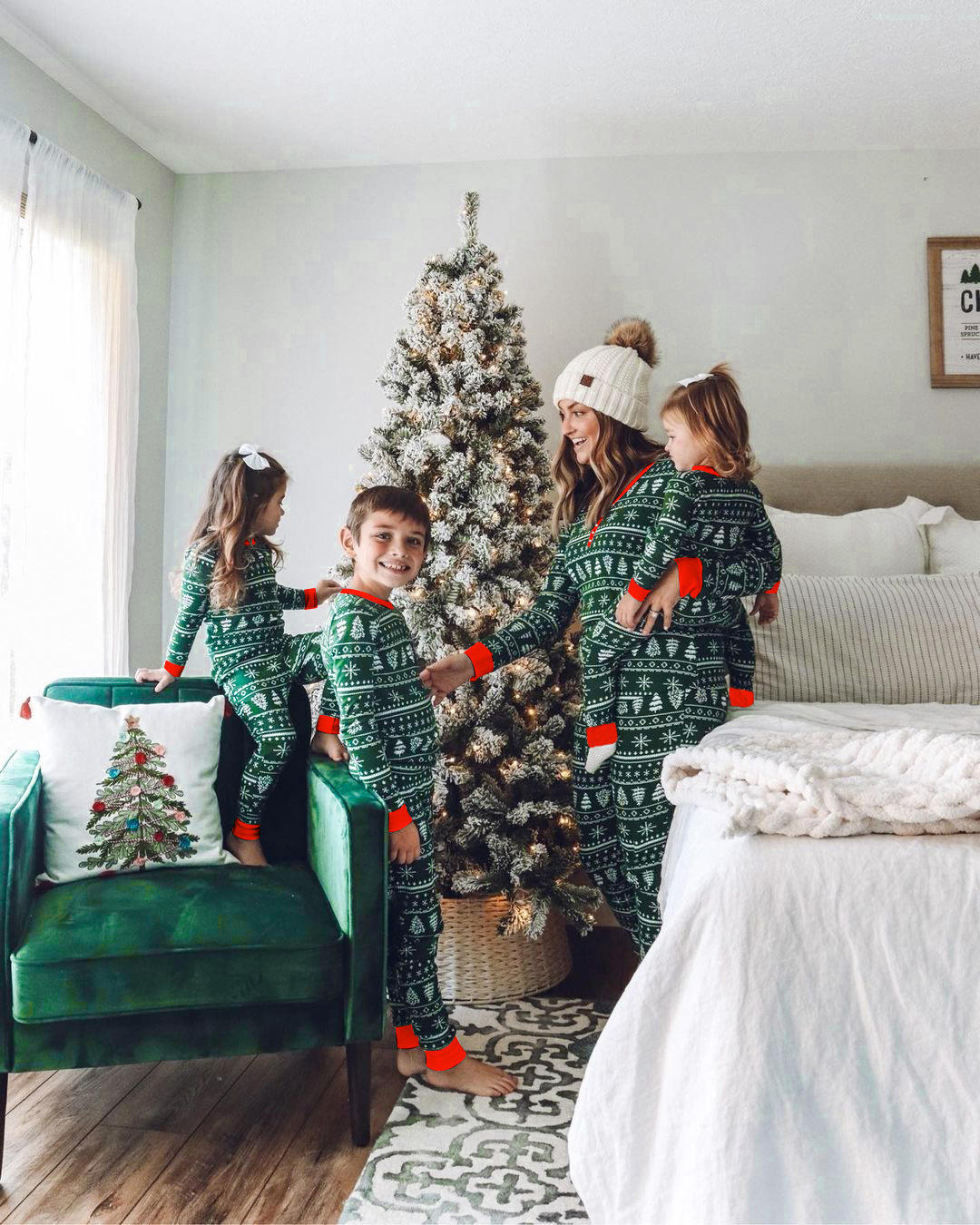 Factory Wholesale Printed Patchwork Contrasting Color Home Clothing Christmas Long Sleeved Parent-Child Outfit Pajama Sets